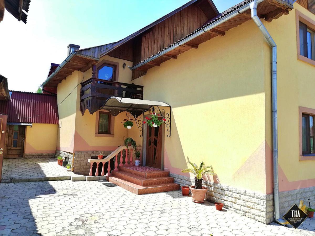 Hotel Casa Lacry Mînăstirea Humorului Exterior foto